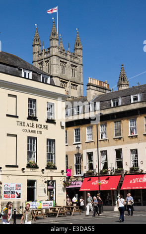 La ville historique de Bath dans le Somerset england UK L'Ale House Pub et café Rétro. Banque D'Images