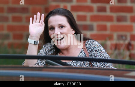 Sam Bailey quitte le finaliste de X Factor's house comprend : Sam Bailey Où : London, Royaume-Uni Quand : 08 Oct 2013 Banque D'Images