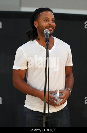 Brandon Jay McLaren de USA Networks GRACELAND participe à l'Assemblée de l'école pour les caractères s'unir à la campagne de lutte contre l'intimidation à l'Ouest et de l'Académie Technique de carrière à Las Vegas avec : Brandon Jay McLaren Où : Las Vegas, NV, United States Quand : 09 Oct 2013 Banque D'Images