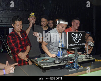 Brody Jenner nuit au Roxxy avec Julie Dorenbos et Susie Celek comprend : Brody Jenner,DaCav5 MikeyPDaCav,5 où : Philadelphie, PA, United States Quand : 19 Oct 2013 Banque D'Images