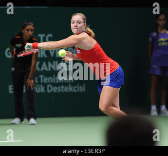 TEB BNP Paribas WTA Championships JOUR 1 match entre Serena Williams et Angelique Kerber des USA de l'Allemagne à la Sinan Erdem Dome le 22 octobre 2013 à Istanbul, Turquie. Sur la photo : Angelique Kerber de l'Allemagne. Où : Istanbul, Turquie Quand : 22 Oct 2013 Banque D'Images