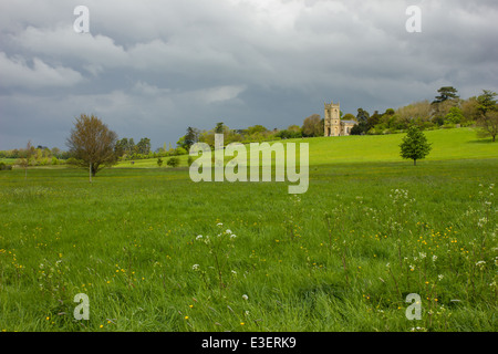 Croome Court est un Neo-Palladian mi 18ème siècle hôtel particulier entouré d'un vaste parc paysager en Afrique du Worcestershire. Banque D'Images