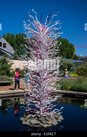 Dale Chihuly verre soufflé à la main à l'exposition artistique de Denver Botanic Gardens Banque D'Images