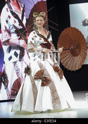 2013 Fashion Show Chocolat tenue au Salon du Chocolat avec : Cecile Bois Où : Paris, France Quand : 29 Oct 2013 Banque D'Images