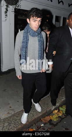 Ariana Grande et Nathan Sykes sur un dîner au restaurant végétarien date de la manne dans Primrose Hill après Ariana's secret concert au lieu Club. Le couple a été vu pour être les baisers et caresses qu'ils ont aimé leur soirée ensemble. Comprend : Ariana G Banque D'Images