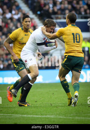 QBE International : l'Angleterre contre l'Australie à Twickenham avec : Toby Flood Où : London, Royaume-Uni Quand : 02 Nov 2013 Banque D'Images