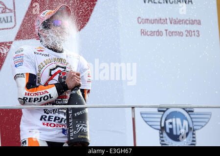 Marc MARQUEZ, l'Espagne, plus jeune Champion du monde de vitesse moto de tous les temps - 93, Marc MARQUEZ, Repsol-Honda : vélo, l'équipe Honda MotoGP MotoGP classe de Valence sur le circuit Tormo comprend : Marc MARQUEZ Où : Valence, Espagne Quand : 10 Nov 2013 Banque D'Images