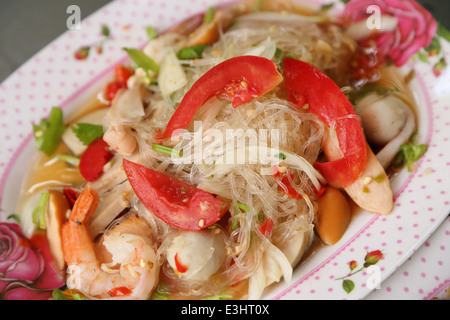 Yam wun sen thaï, salade de vermicelles Banque D'Images