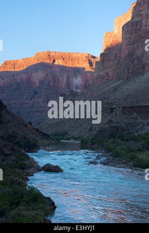 Chutes de lave, l'un des plus grands rapides sur le fleuve Colorado dans le Grand Canyon, Arizona. Banque D'Images