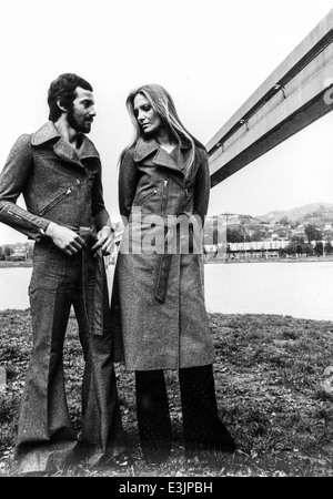 Du style des années 1970, modèles pendant une séance photo Banque D'Images