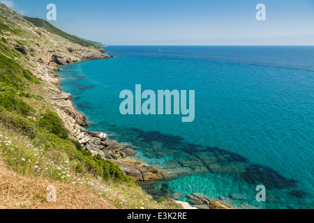 La côte ouest du Cap Corse près de Sisco en Corse Banque D'Images