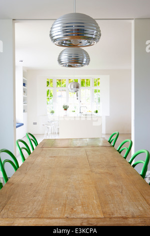 Salle à manger en Maison moderne avec table et chaises Banque D'Images