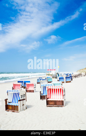 Chaises de plage en osier près de Kampen sur Sylt, Allemagne Banque D'Images