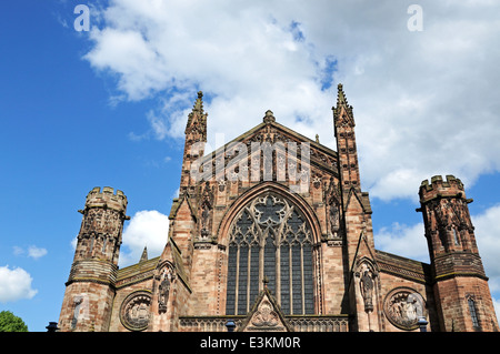 Vue de face de la cathédrale de Hereford, Herefordshire, Angleterre, Royaume-Uni, Europe de l'ouest. Banque D'Images