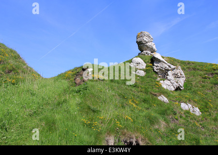 Situation spectaculaire à Kinbane Head sur la côte de Causeway en Irlande du Nord, juste à l'extérieur du château de Ballycastle Banque D'Images