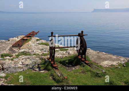 Situation spectaculaire à Kinbane Head sur la côte de Causeway en Irlande du Nord, juste à l'extérieur du château de Ballycastle Banque D'Images