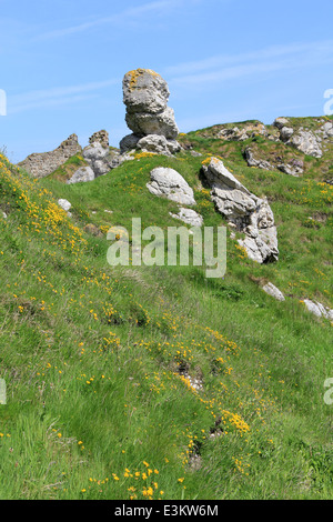 Situation spectaculaire à Kinbane Head sur la côte de Causeway en Irlande du Nord, juste à l'extérieur du château de Ballycastle Banque D'Images