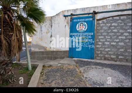 Une scène de rue à Mindelo, île de Sao Vicente, Cap Vert. Banque D'Images