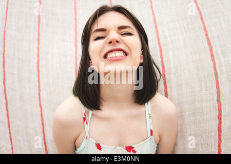 Portrait de jeune femme snarling, New Hampshire, USA Banque D'Images