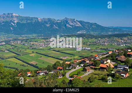 Vue depuis l'autre côté de la Planken vallée du Rhin à l'Alpstein, Principauté de Liechtenstein Banque D'Images