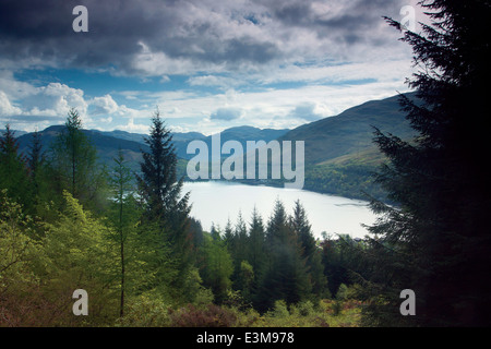 Le Loch Long et de Arrochar le Chat Craig Boucle, l'Argyll Forest Park au-dessus de Glen Croe, ARGYLL & BUTE Banque D'Images