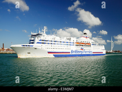 Bretagne, Normandie Ferry arrivant à Portsmouth. Banque D'Images