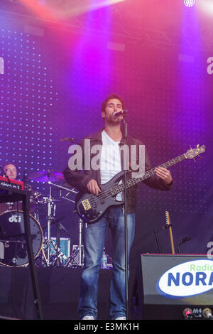 Kiel, Allemagne. 24ème Juin, 2014. La bande de Mike et la mécanique avec Mike Rutherford de Genesis est également l'exécution de crédit : Björn Deutschmann/Alamy Live News Banque D'Images