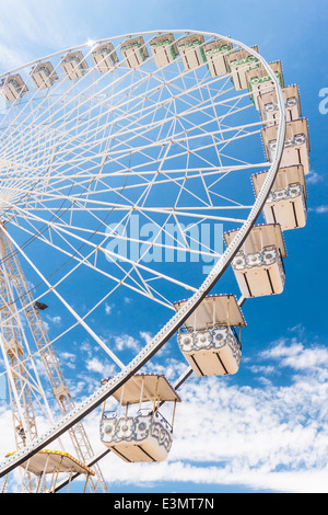 Grande roue de l'équité et de l'amusement park Banque D'Images