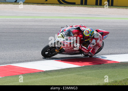 Ducati 1199 Panigale Ducati Superbike R de l'équipe, entraînée par Chaz Davies en action pendant la 4e Session d'essais libres Superbike Banque D'Images