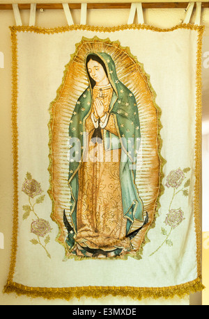 La Vierge de Guadalupe sur un tissu à Villahermosa, Tabasco, Mexique. Banque D'Images