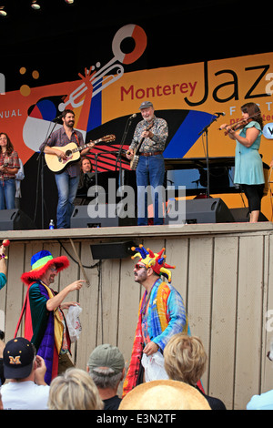 PETE SEEGER et son petit-fils à la préforme 2009 Festival de jazz de Monterey, Californie Banque D'Images