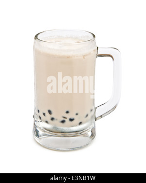 Tasse de thé lait pearl with clipping path Banque D'Images