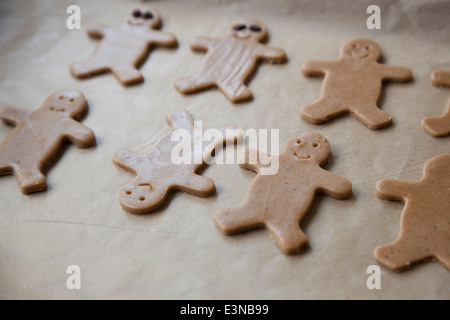 Close-up of gingerbread cookies sur la plaque Banque D'Images