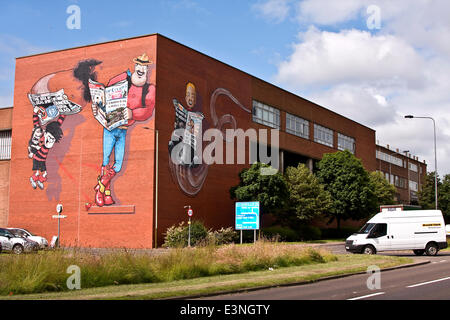 Tayside, Dundee, Écosse, Royaume-Uni, le 26 juin 2014, Dundee peint récemment Desperate Dan, Icônes Oor Wullie et Dennis The Menace sur DC Thomson les bâtiments. Credit : Dundee Photographics / Alamy Live News Banque D'Images