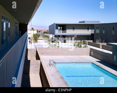 Piscine extérieure de Rosa Parks le logement, Palm Springs, Californie. Gagnant du prix de l'AIA. Banque D'Images