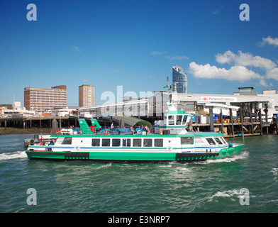 Esprit de Gosport, traversier de passagers le port de Portsmouth. Banque D'Images