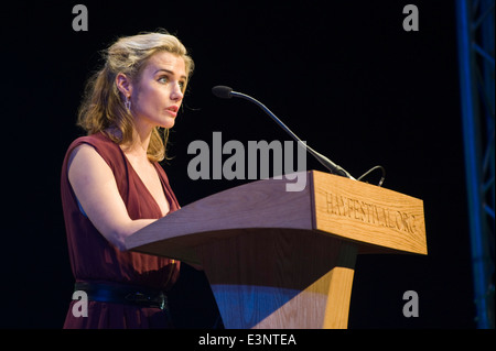 Lisa Dwan à la lecture des lettres de direct au Hay Festival 2014 ©Jeff Morgan Banque D'Images