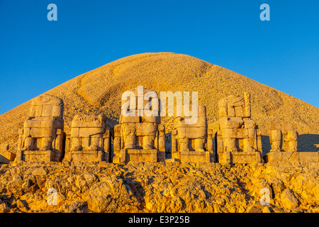 Des statues de dieux en haut de la montagne Nemrut Dagi Banque D'Images