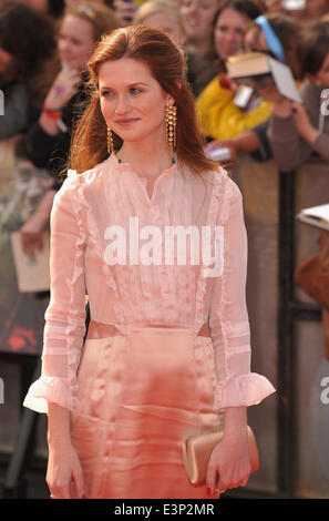 London, UK, UK. 7 juillet, 2011. Bonnie Wright assiste à la première mondiale de "Harry Potter and the Deathly Hallows Part 2' à Trafalgar Square. © Ferdaus Shamim/ZUMA/ZUMAPRESS.com/Alamy fil Live News Banque D'Images