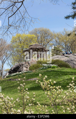 Gazebo en bois dans Central Park, NYC, USA Banque D'Images