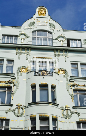 L'un des nombreux bâtiments magnifiquement décorés à Prague, République tchèque. Banque D'Images