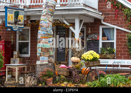 Les bottes boueuses Cafe dans le quartier ville touristique de Nashville en Brown County, Indiana, USA Banque D'Images