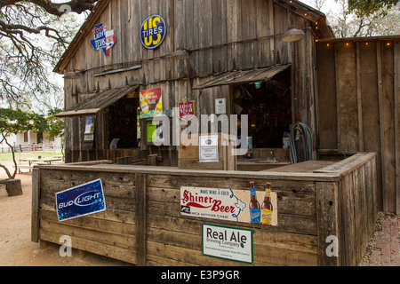 Dans le petit bar Luckenbach, Texas, États-Unis Banque D'Images