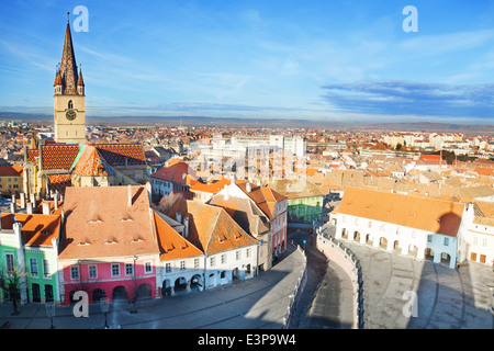 Piata Mare (Grande Place) à Sibiu, Roumanie Banque D'Images