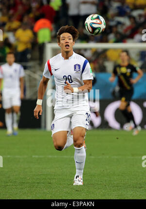 San Paulo, Brésil. 26 Juin, 2014. Finales de la Coupe du Monde 2014, phase de groupe. La Corée du Sud contre la Belgique. Jeongho Hong (République de Corée) : Action de Crédit Plus Sport/Alamy Live News Banque D'Images