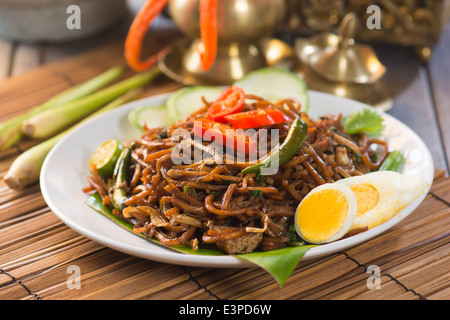 Mie goreng, mi goreng indonésien, nouilles frites Banque D'Images