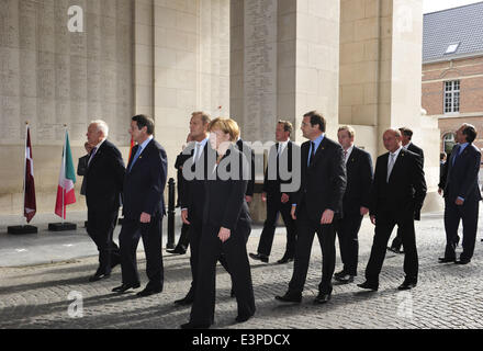 Bruxelles, Belgique. 26 Juin, 2014. Les dirigeants Eurepean assister à une cérémonie marquant le centenaire de la déclaration de la Première Guerre mondiale, à Ypres, au nord-ouest de la Belgique, le 26 juin 2014. Pendant la guerre, des centaines de milliers de soldats et de civils de partout dans le monde ont perdu la vie autour de la ville belge d'Ypres. Les dirigeants de l'UE commencent un sommet de deux jours ici, l'un des la Première Guerre mondiale, le plus meurtrier de bataille, jeudi. Credit : Ye Pingfan/Xinhua/Alamy Live News Banque D'Images