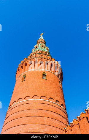 Vue rapprochée d'Vodovzvodnaya (pompage de l'eau) Tour du Kremlin de Moscou Banque D'Images