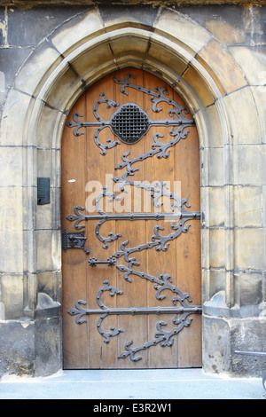 Porte médiévale dans le centre-ville de Prague, République Tchèque Banque D'Images