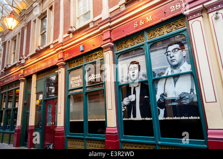 S & M, Great British Grub Cafe, Leadenhall Market, Londres, Grande-Bretagne. Banque D'Images